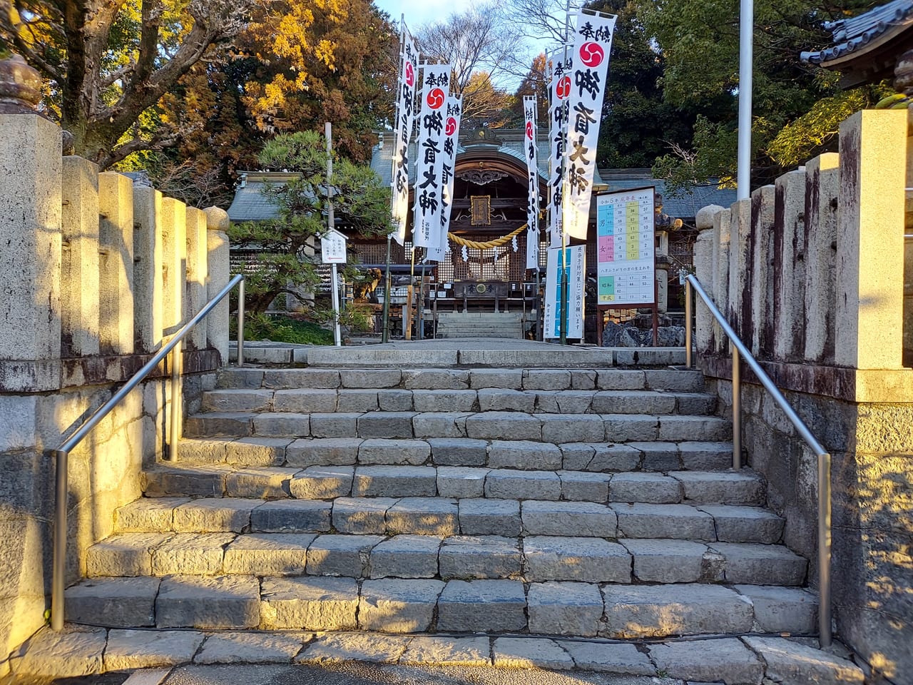 御首神社境内