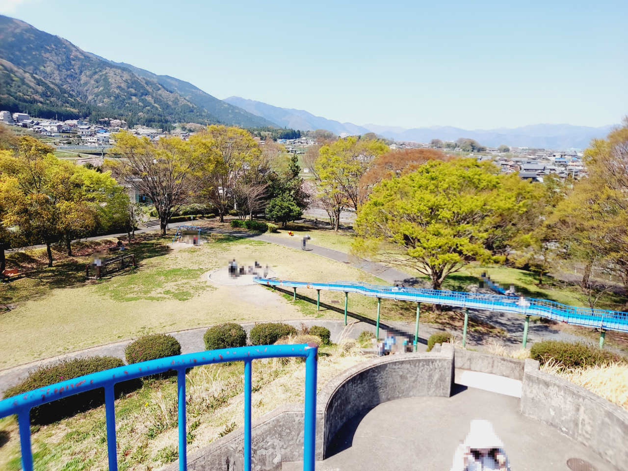 霞間ヶ渓スポーツ公園滑り台からの景色