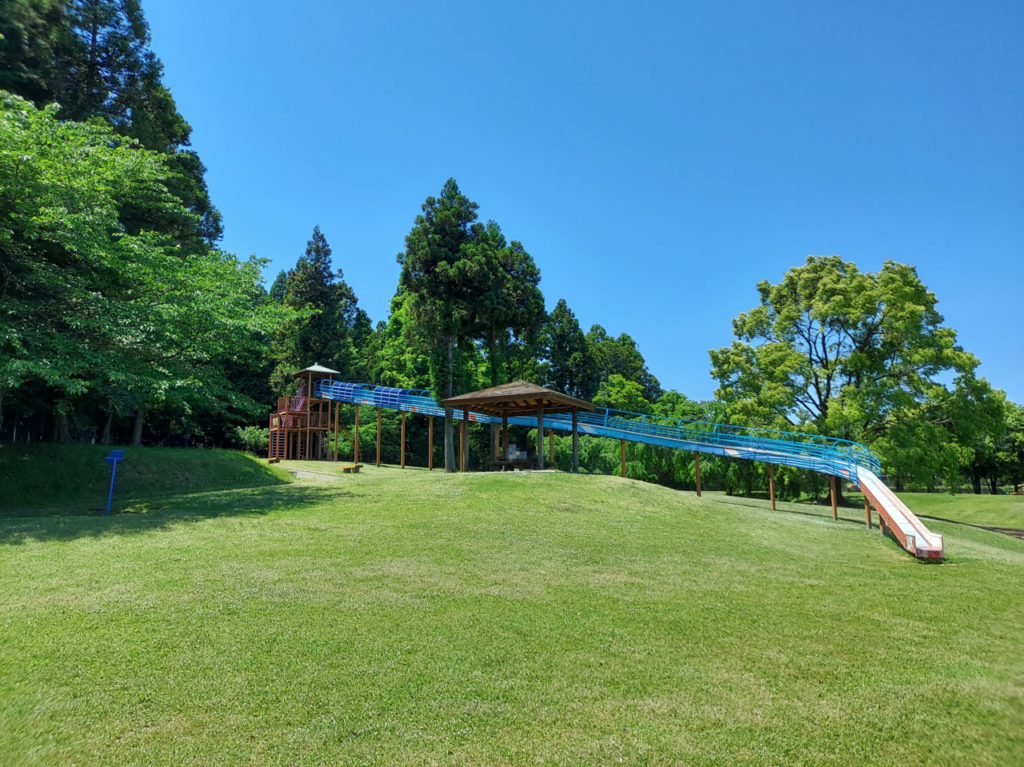 朝倉運動公園芝生広場