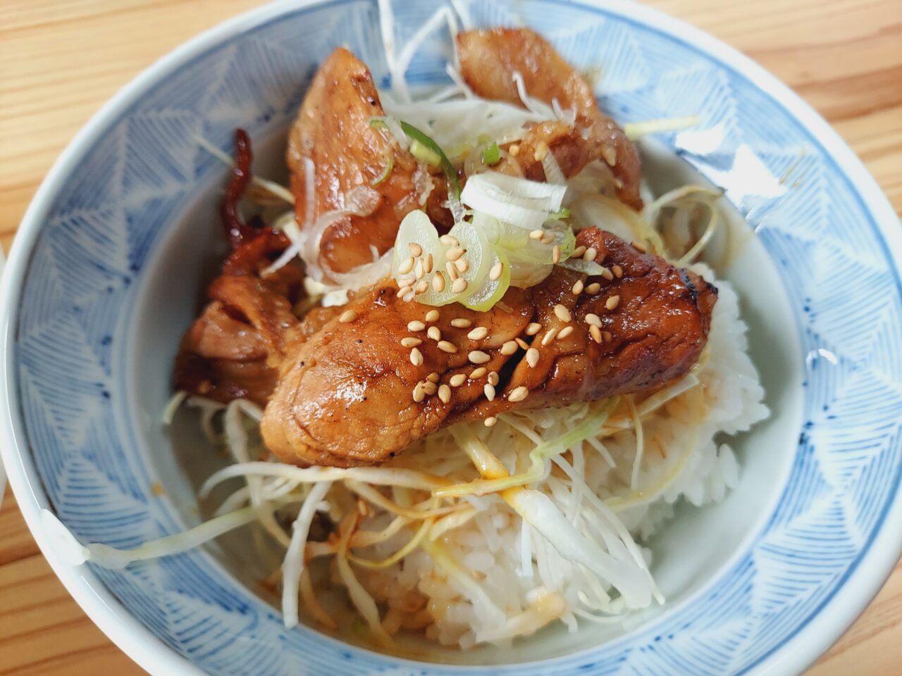 豚ぎょ食堂
