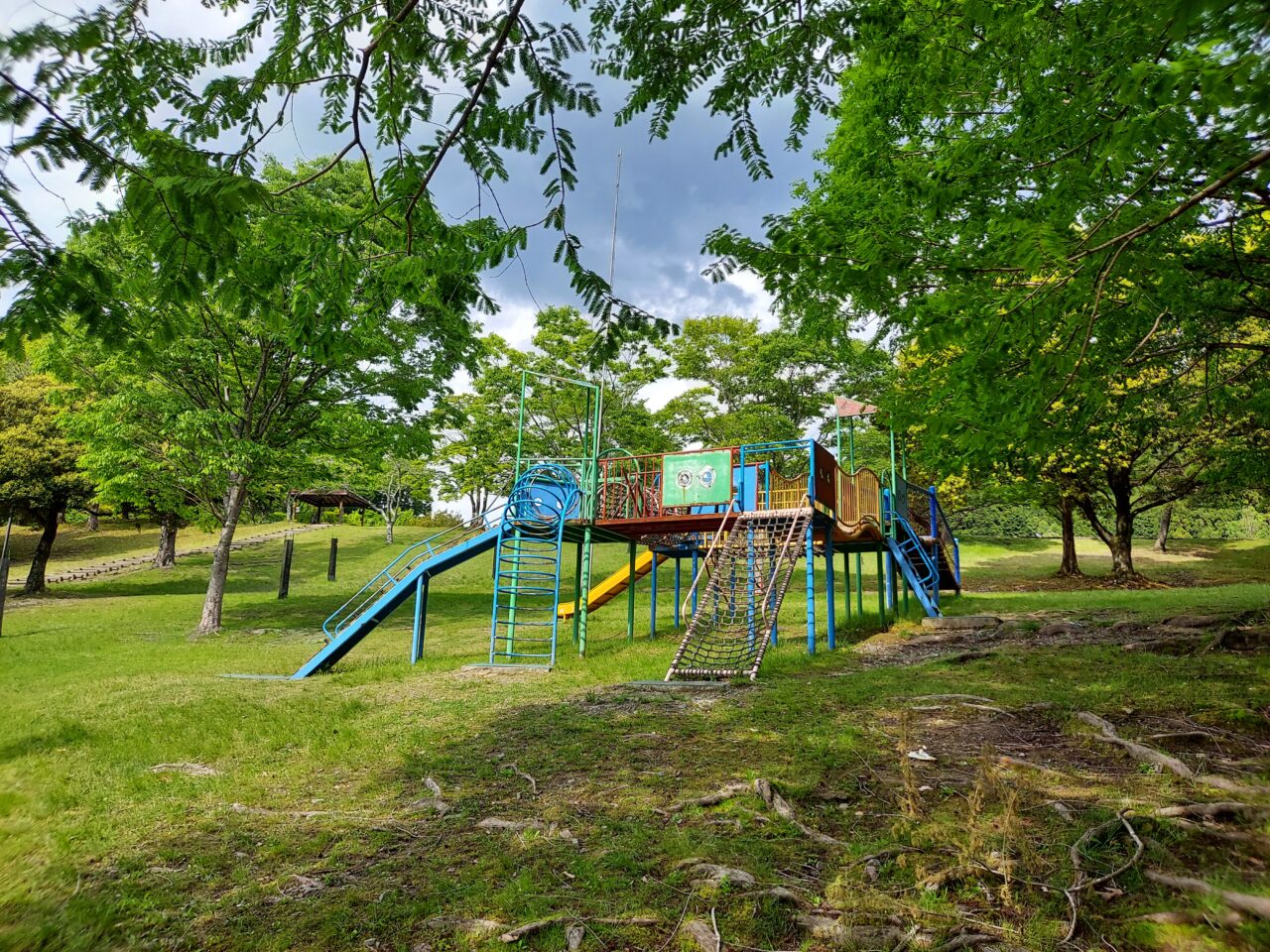 かみいしづ緑の村公園
